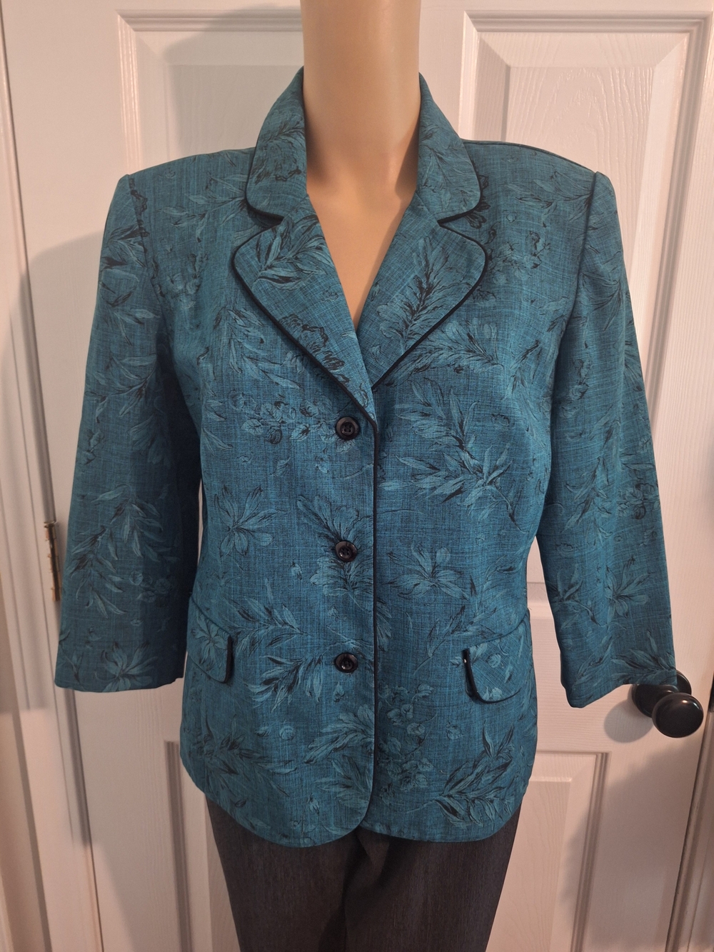 Sag Harbor Vintage Teal Floral Blazer – Size 8